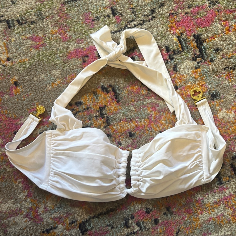 Victoria's Secret White Bikini Top with Gold Clasp size medium VGUC